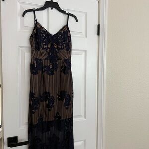 L'ATISTE Navy and Tan Lace Midi Dress